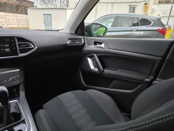 Peugeot 308 1.2 PureTech Allure Rate