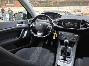 Peugeot 308 1.2 PureTech Allure Rate