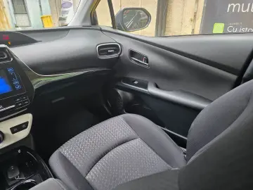 Toyota Prius 1.8 Lounge Posibilitate Rate