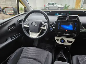 Toyota Prius 1.8 Lounge Posibilitate Rate