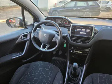 Peugeot 2008 Allure BlueHDi 100 S&S