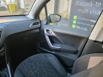 Peugeot 2008 Allure BlueHDi 100 S&S