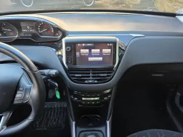 Peugeot 2008 Allure BlueHDi 100 S&S