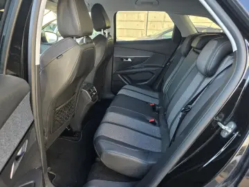 Peugeot 3008 1.2 PureTech 130 EAT8 Allure Business