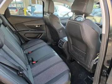 Peugeot 3008 1.2 PureTech 130 EAT8 Allure Business