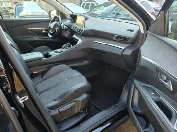 Peugeot 3008 1.2 PureTech 130 EAT8 Allure Business