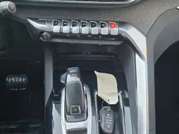 Peugeot 3008 1.2 PureTech 130 EAT8 Allure Business