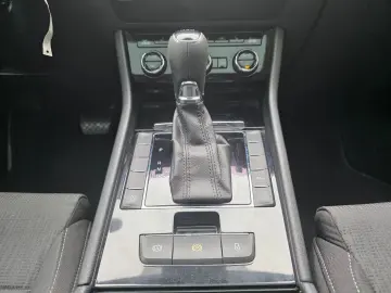 Skoda Superb 1.6 TDI DSG Style Posibilitate Rate