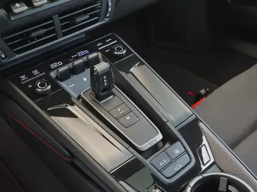 PORSCHE 911 Carrera 4 GTS T-Hybrid