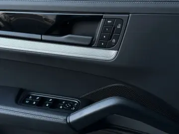 PORSCHE Cayenne E-Hybrid Coupé