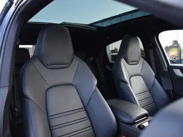 PORSCHE CAYENNE Coupé Hybride