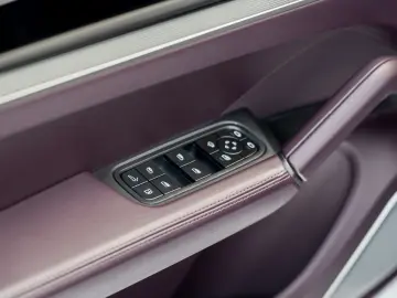 PORSCHE Cayenne Coupe E-Hybrid