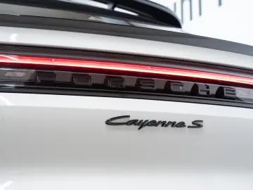 PORSCHE Cayenne S E-Hybrid Coupé