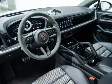 PORSCHE Cayenne S E-Hybrid Coupé