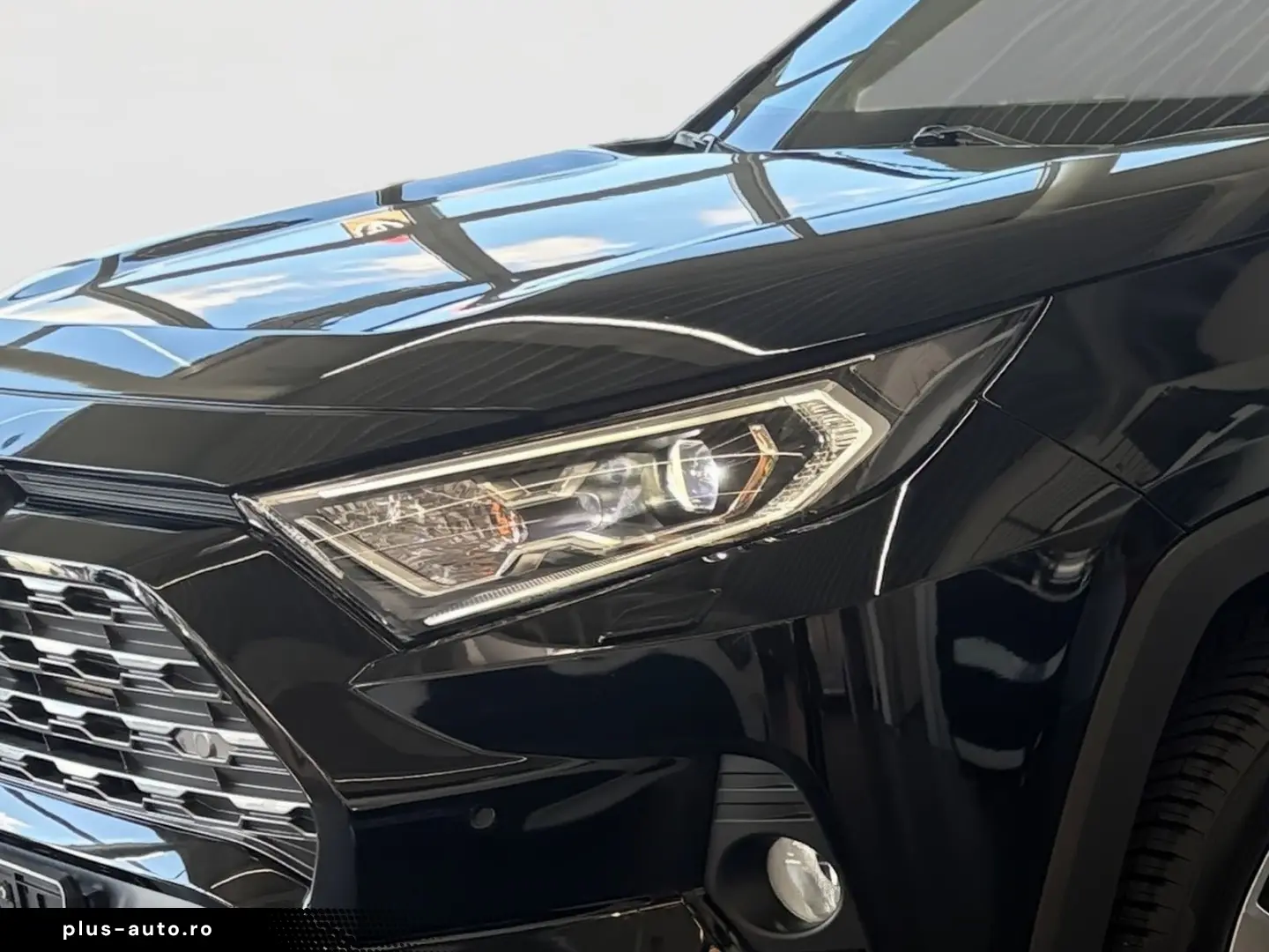 TOYOTA RAV4 2.5l Hybrid Lounge 4x4 AUT