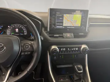 TOYOTA RAV4 2.5l Hybrid Lounge 4x4 AUT