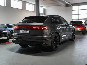 Audi Q8 60 TFSI e quattro S-line