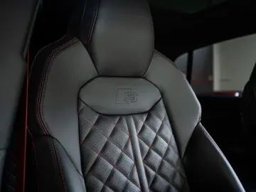 Audi Q8 60 TFSI e quattro S-line