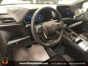 TOYOTA Sienna AWD XSE 7-Passenger -2025