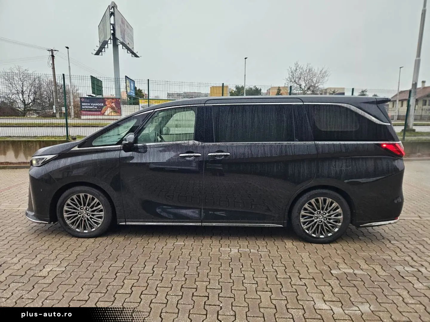 LEXUS LM 350 h Luxury AWD