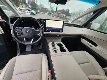 LEXUS LM 350 h Luxury AWD
