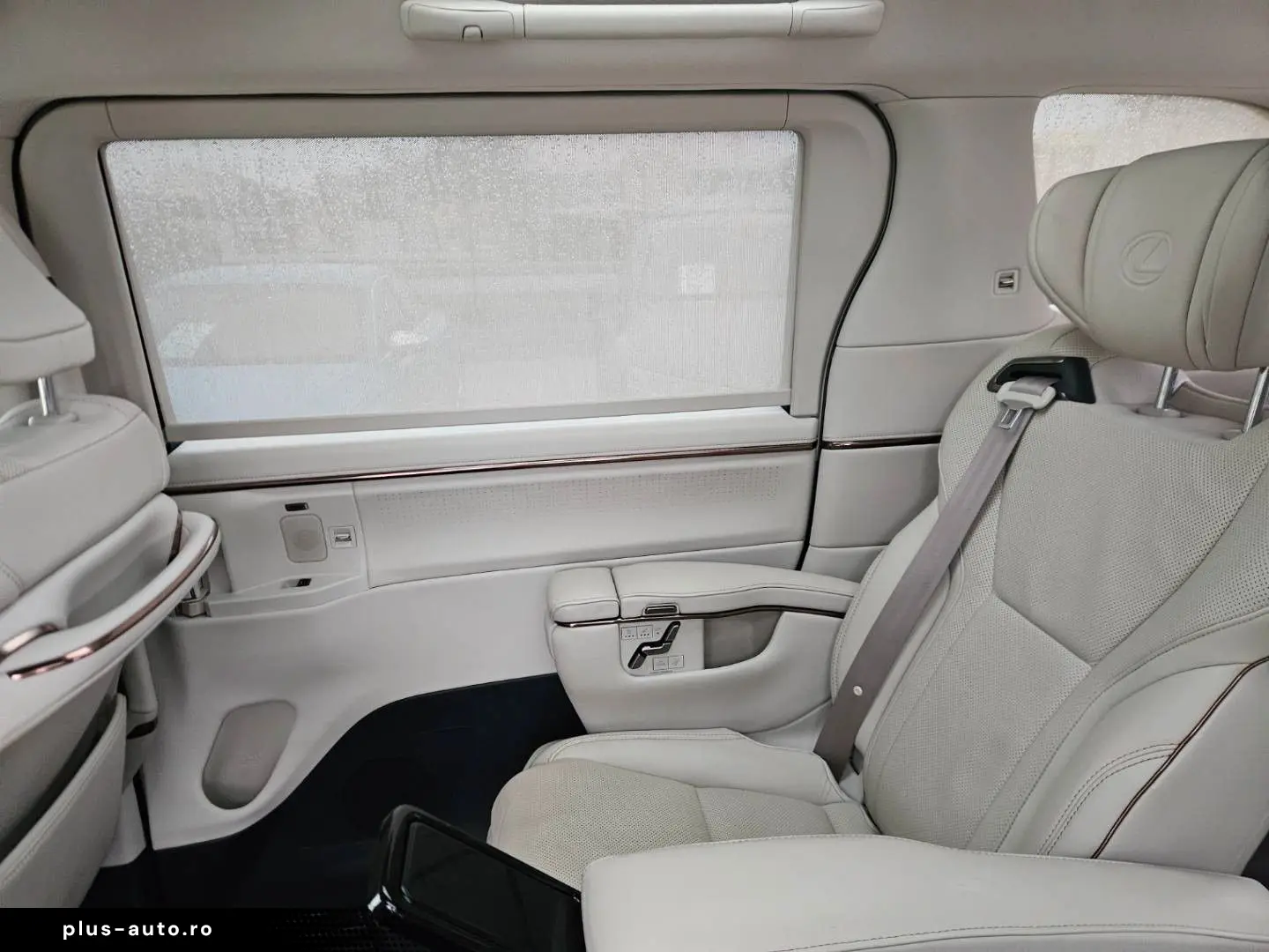 LEXUS LM 350 h Luxury AWD