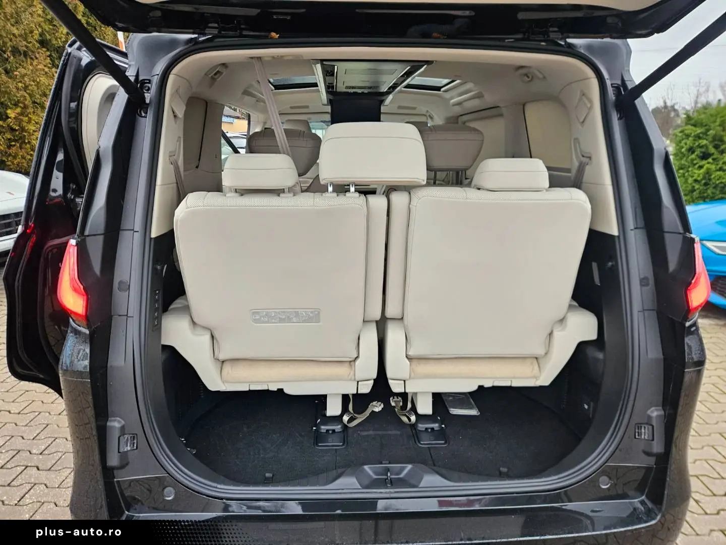 LEXUS LM 350 h Luxury AWD