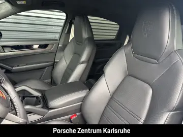 Porsche Cayenne E-Hybrid Coupe Black Edition