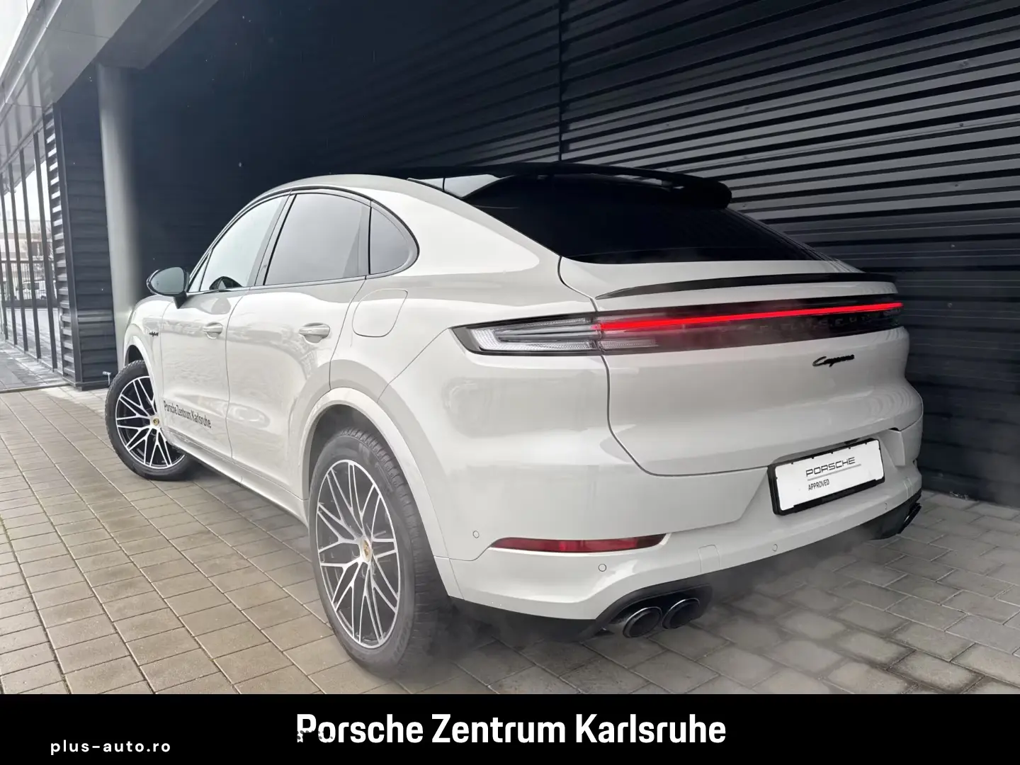Porsche Cayenne E-Hybrid Coupe Black Edition