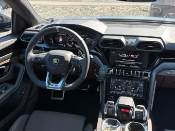 LAMBORGHINI Urus 4.0 V8 Sport