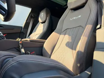 LAMBORGHINI Urus 4.0 V8 Sport