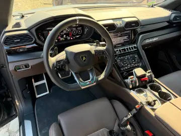 LAMBORGHINI Urus 4.0 V8 Sport