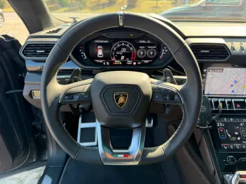 LAMBORGHINI Urus 4.0 V8 Sport