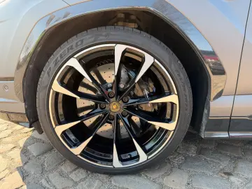 LAMBORGHINI Urus 4.0 V8 Sport