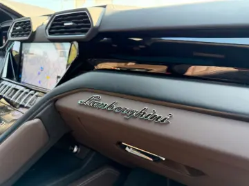 LAMBORGHINI Urus 4.0 V8 Sport