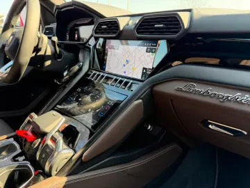 LAMBORGHINI Urus 4.0 V8 Sport