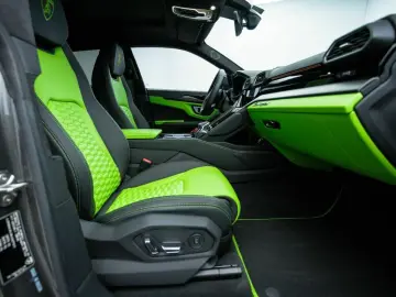 LAMBORGHINI Urus MY22