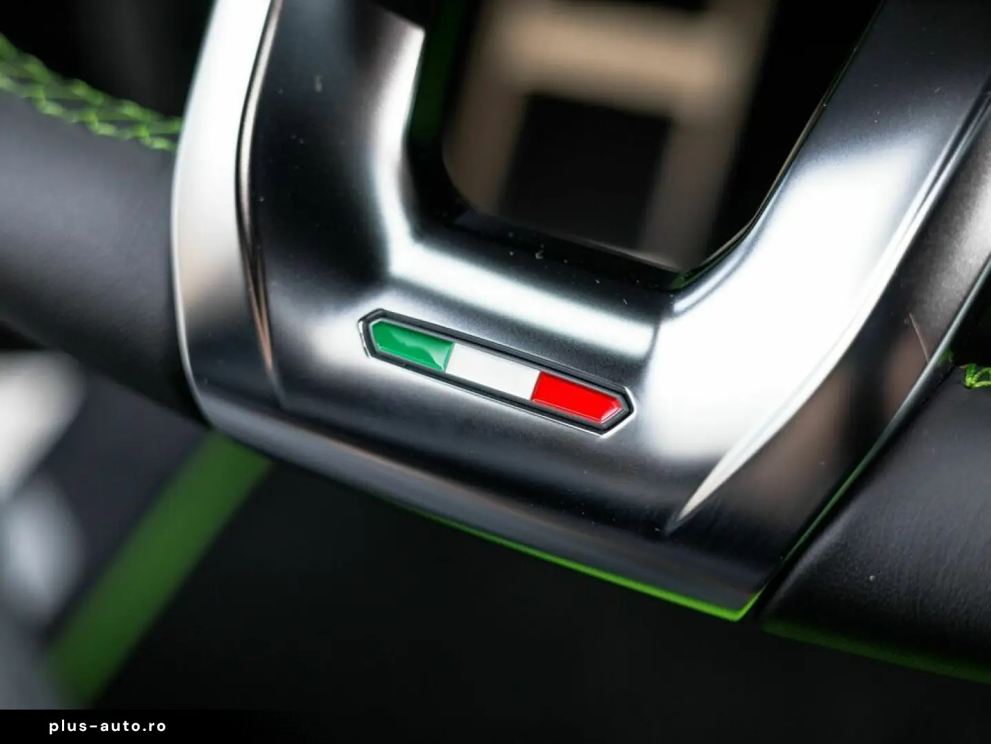 LAMBORGHINI Urus MY22