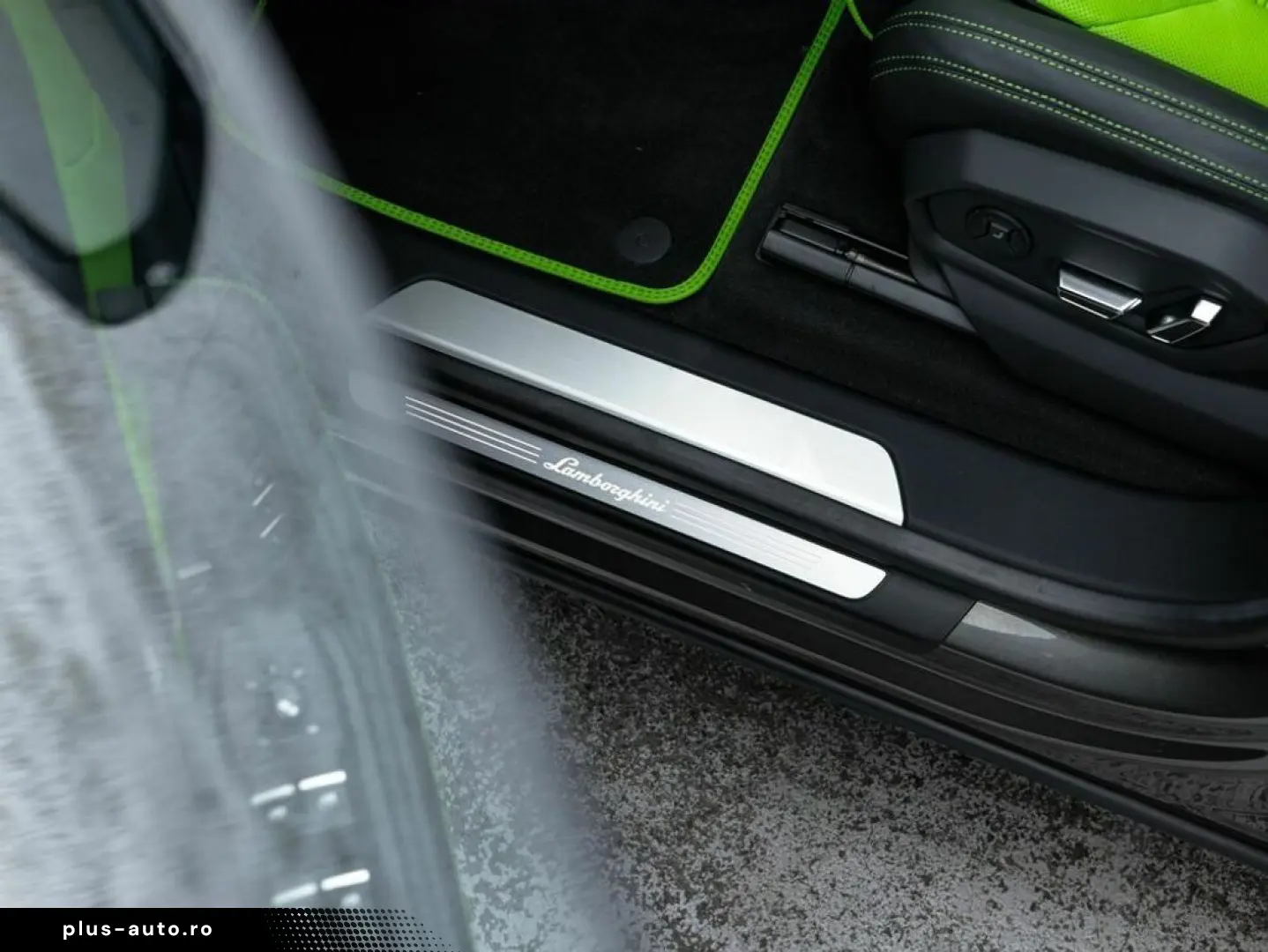 LAMBORGHINI Urus MY22