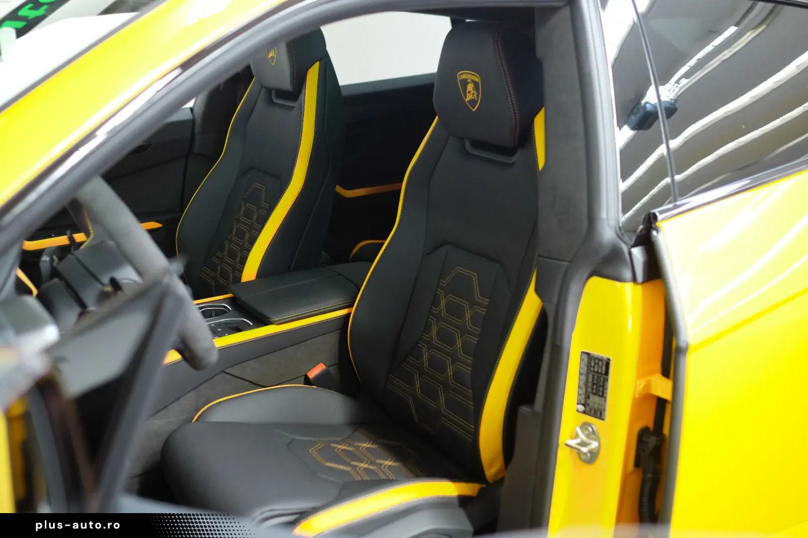 LAMBORGHINI Urus SE CARBON B&O PANO MASSAGE 23ZOLL STYLE PAC