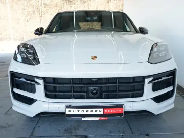 Porsche Cayenne Coupe E-Hybrid Black Edition MY26