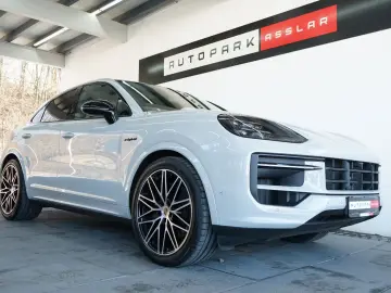 Porsche Cayenne Coupe E-Hybrid Black Edition MY26