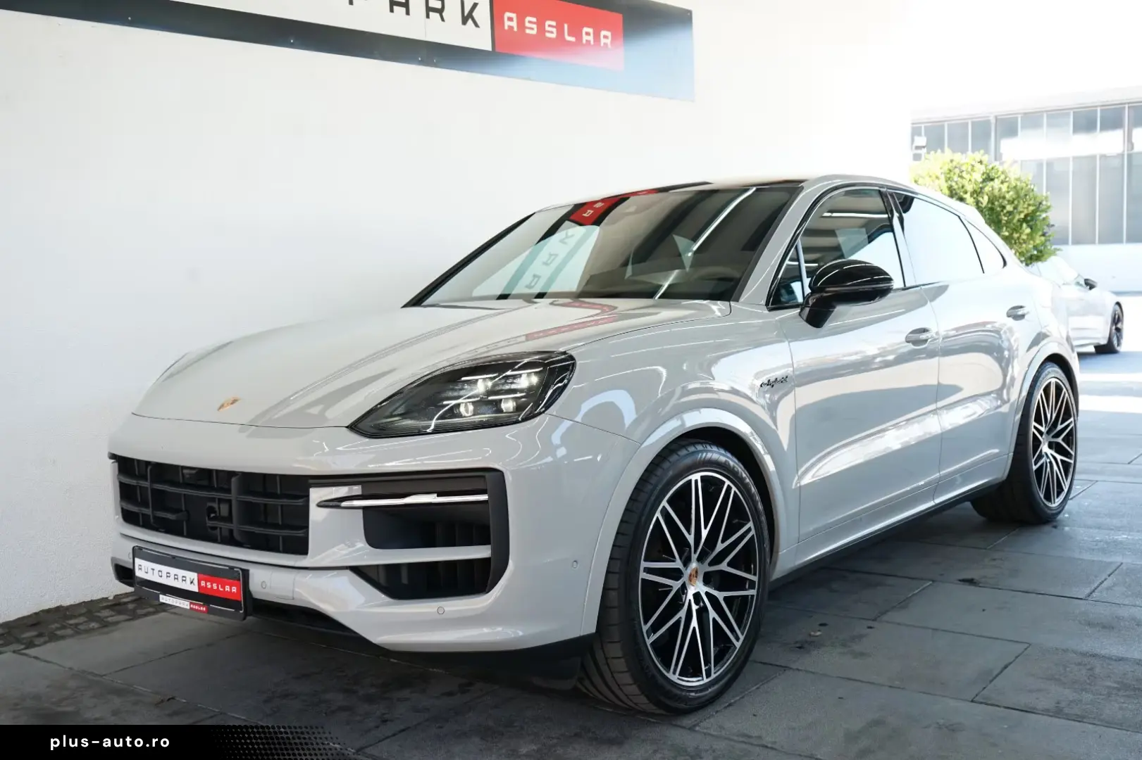 Porsche Cayenne Coupe E-Hybrid Black Edition MY26