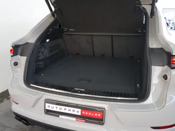 Porsche Cayenne Coupe E-Hybrid Black Edition MY26