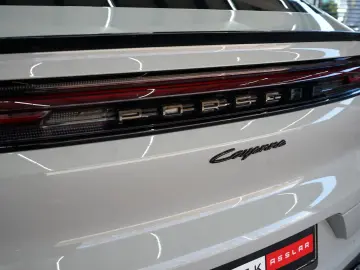 Porsche Cayenne Coupe E-Hybrid Black Edition MY26