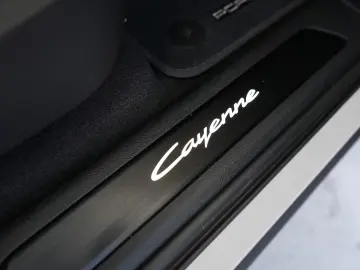 Porsche Cayenne Coupe E-Hybrid Black Edition MY26