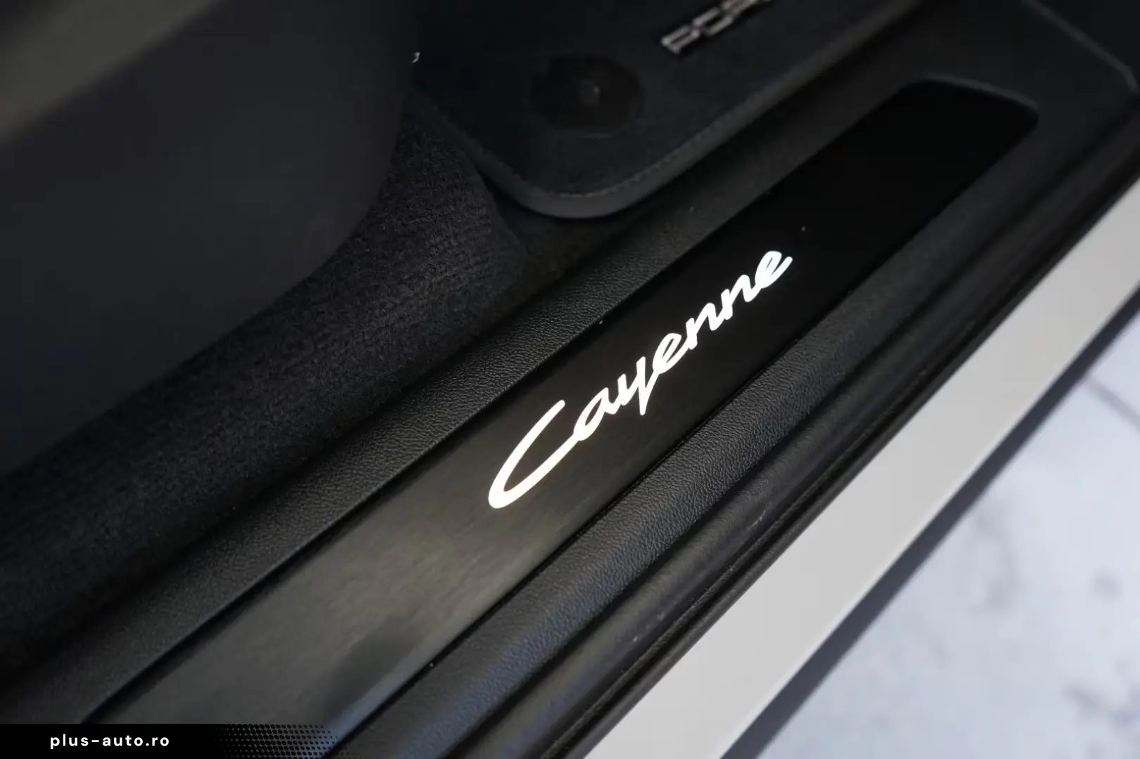 Porsche Cayenne Coupe E-Hybrid Black Edition MY26