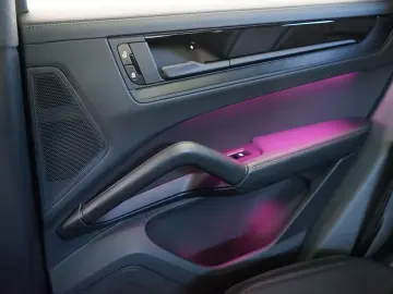 Porsche Cayenne Coupe E-Hybrid Black Edition MY26