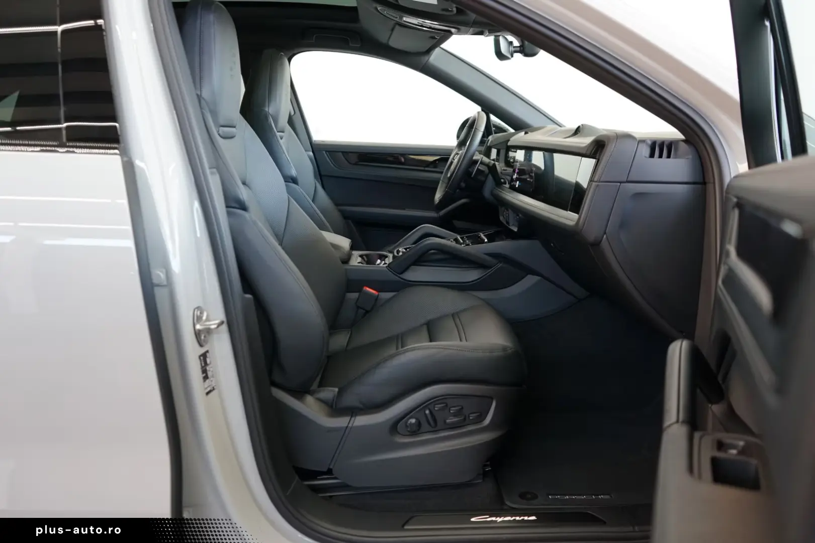 Porsche Cayenne Coupe E-Hybrid Black Edition MY26