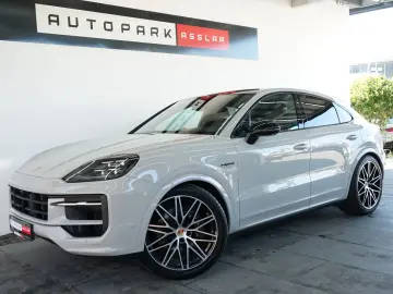 Porsche Cayenne Coupe E-Hybrid Black Edition MY26